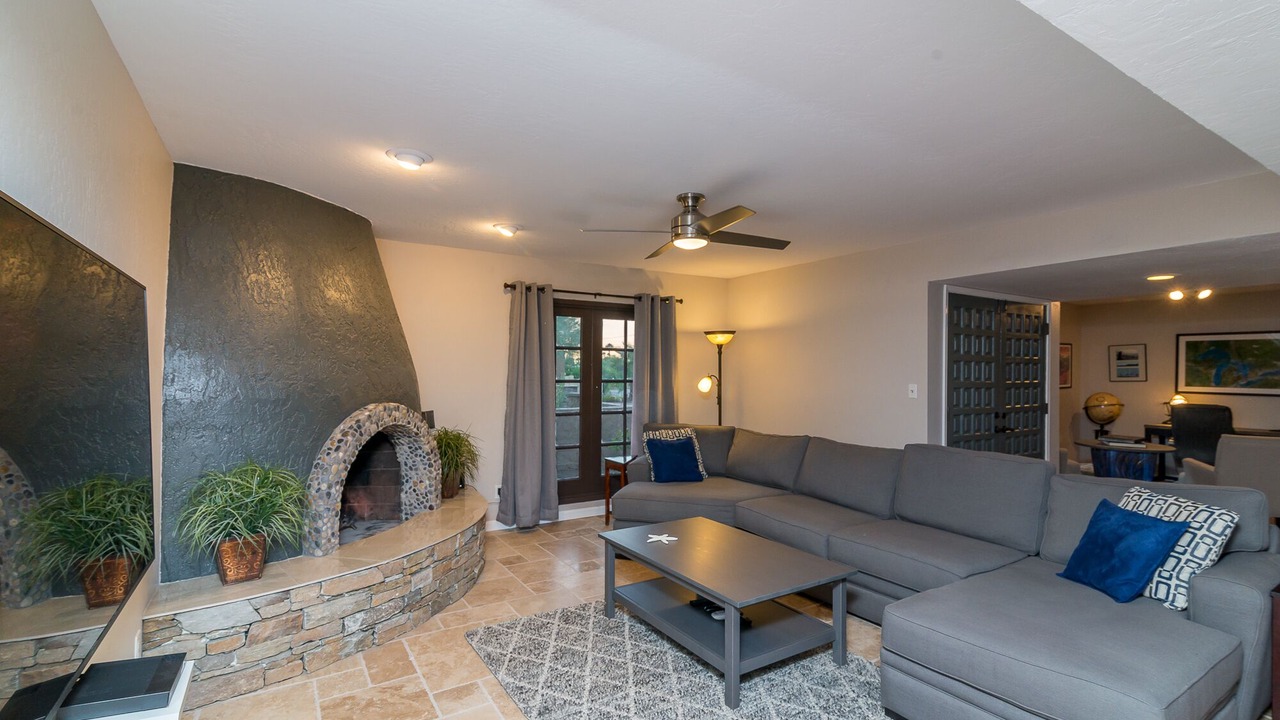Photo of Livingroom in Raskin Estates
