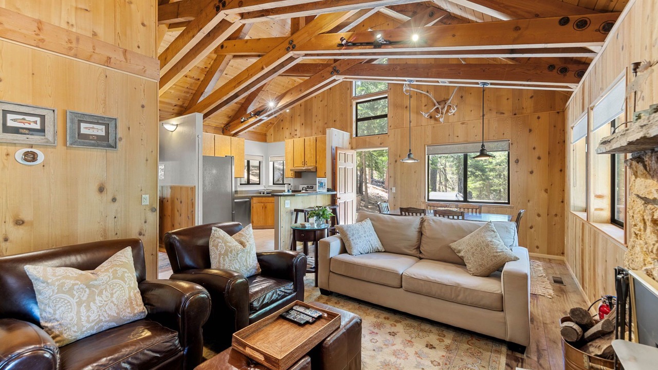 Photo of Livingroom in Comstock Acres
