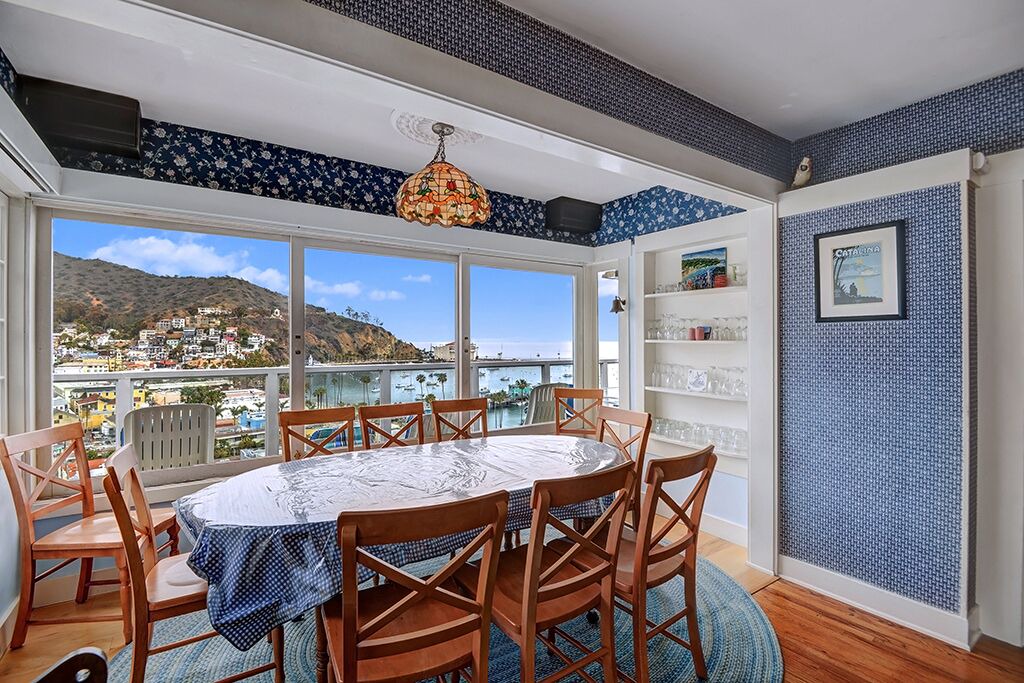 Photo of Bedroom in Avalon
