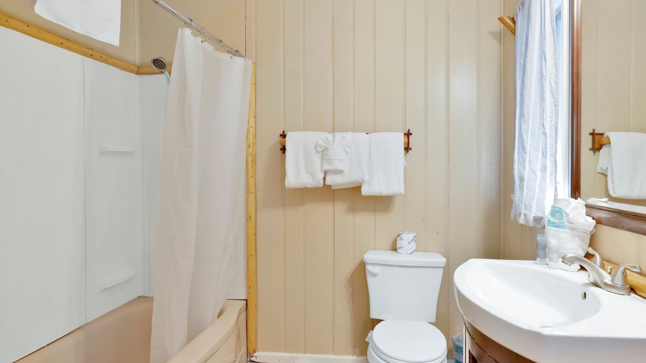Photo of Bathroom in Big Bear Lake