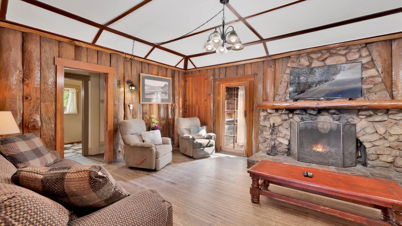 Photo of Livingroom in Big Bear Lake
