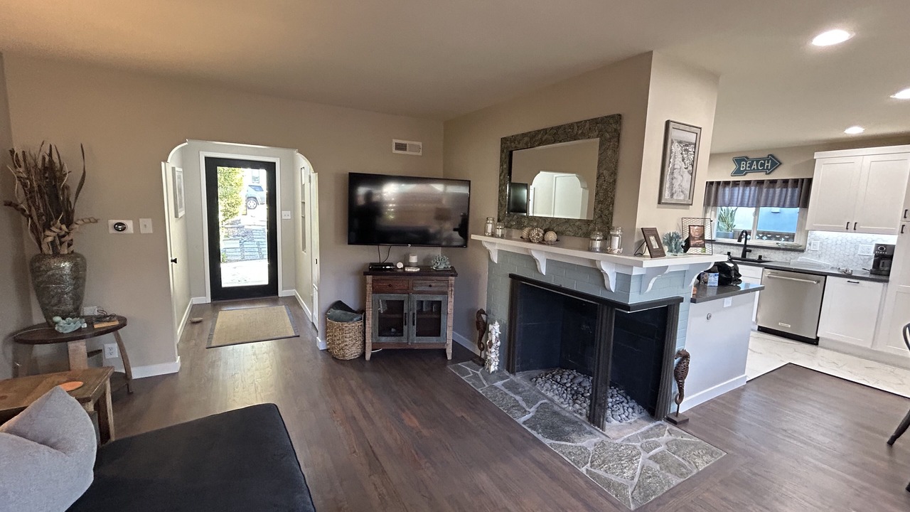 Photo of Livingroom in Carlsbad Village