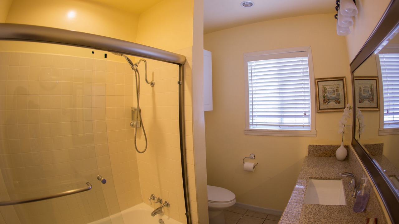 Photo of Bathroom in Mid City