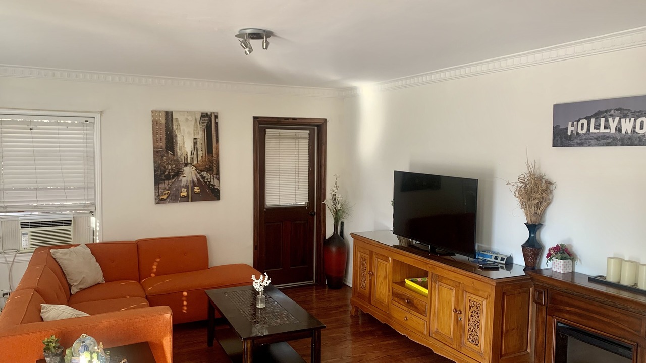 Photo of Livingroom in Mid City