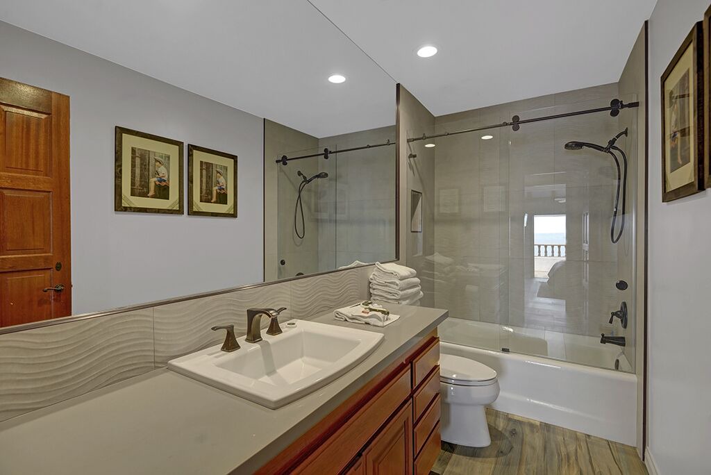 Photo of Bathroom in Avalon