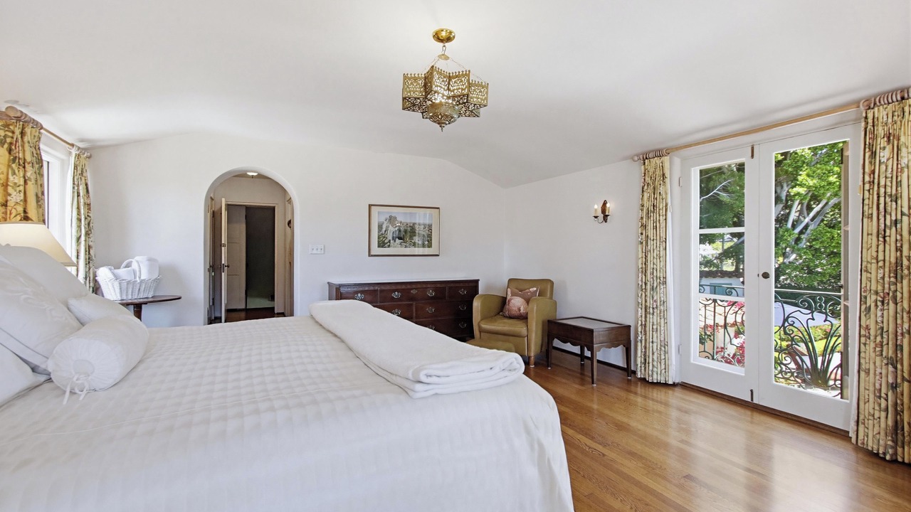Photo of Bedroom in Lower Hermosa