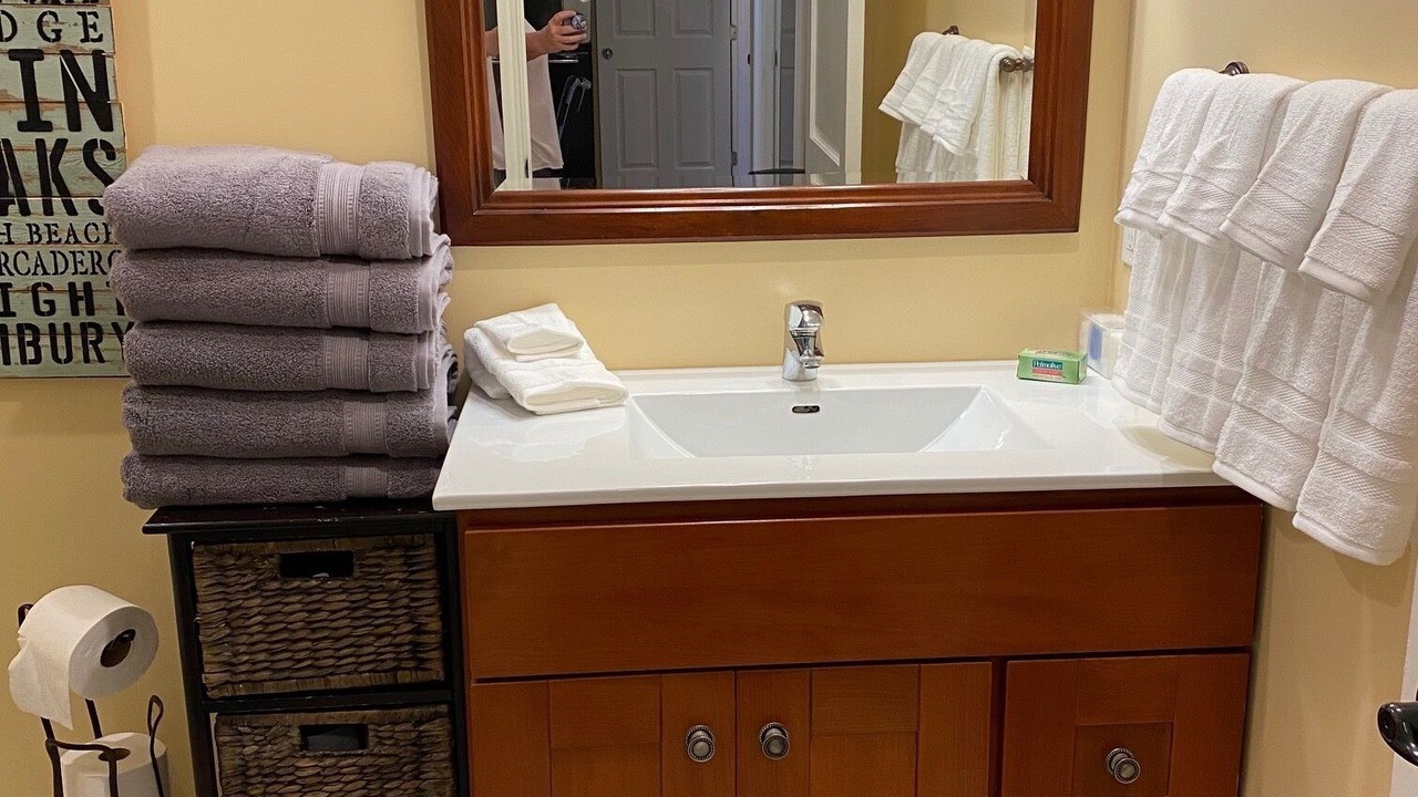 Photo of Bathroom in Mount Davidson Manor