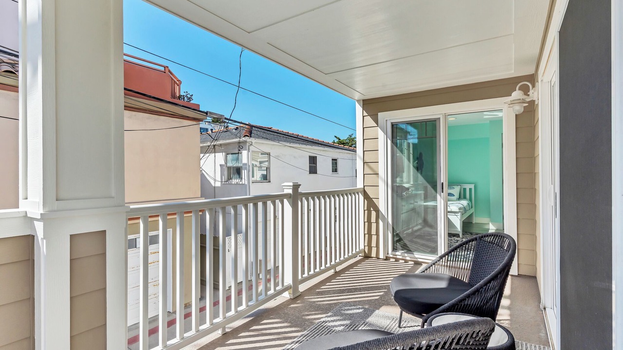 Photo of Patio Balcony in Central Mission Beach
