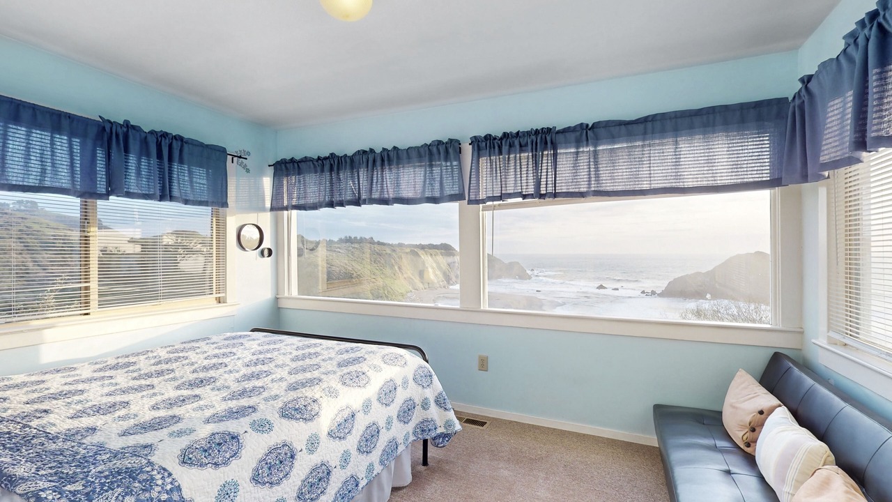 Photo of Bedroom in Elk