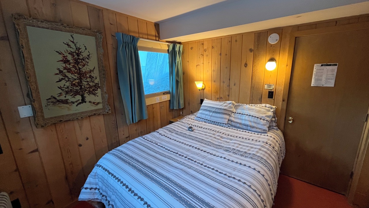 Photo of Bedroom in Alpine Meadows