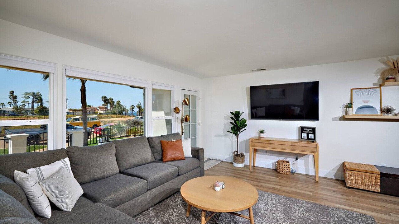 Photo of Livingroom in South Oceanside