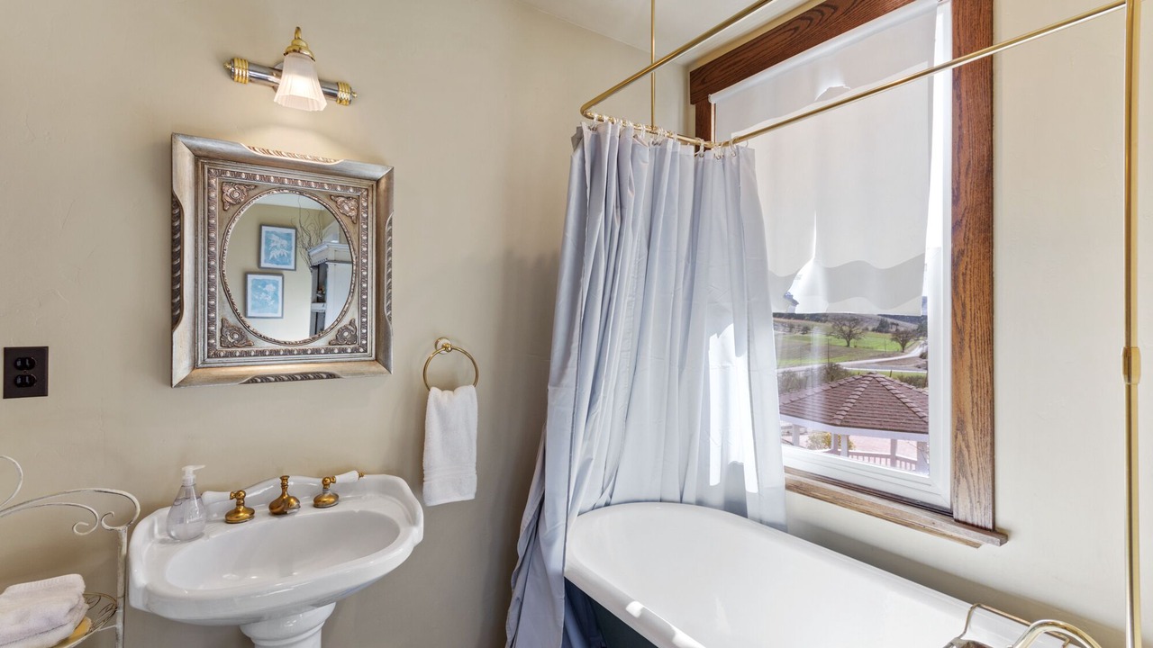 Photo of Bathroom in Templeton