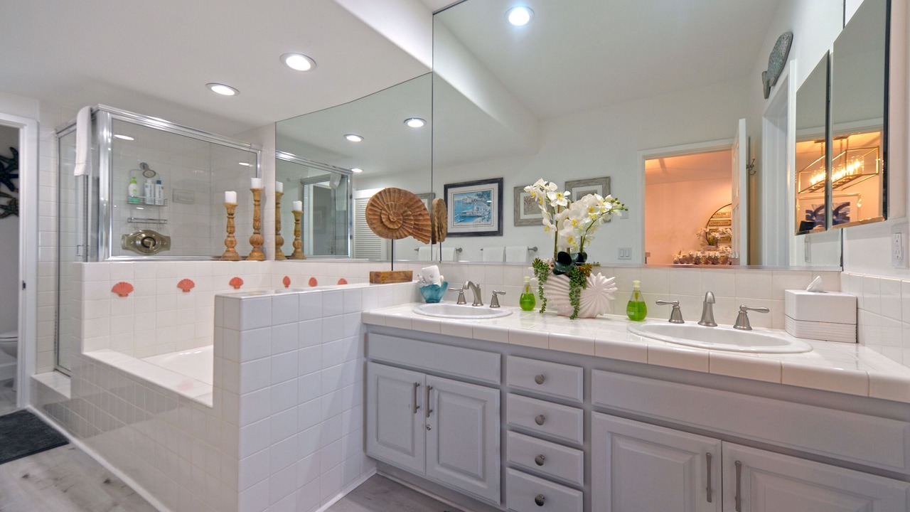 Photo of Bathroom in Avalon