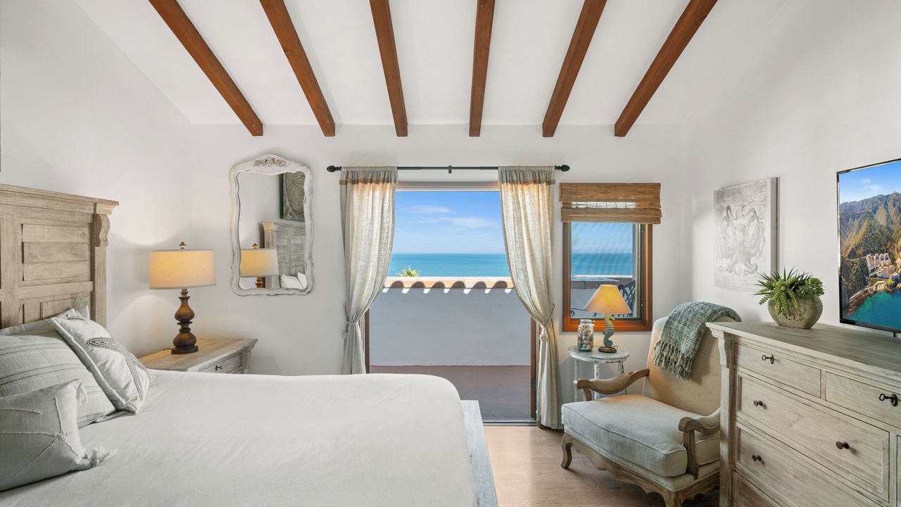 Photo of Bedroom in Avalon