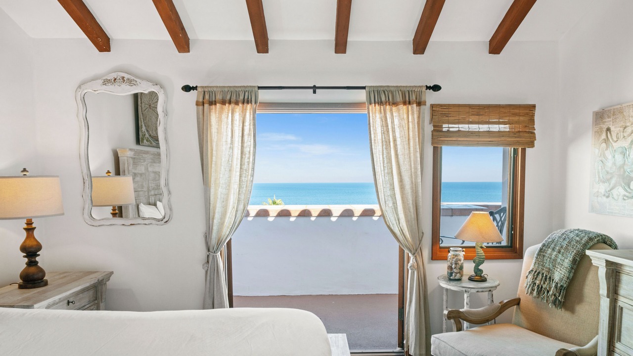 Photo of Bedroom in Avalon