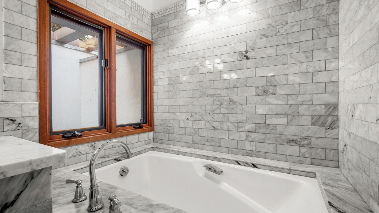 Photo of Bathroom in Avalon