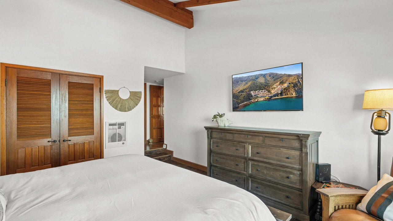 Photo of Bedroom in Avalon