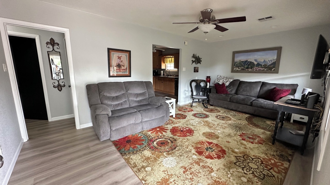 Photo of Livingroom in Wickenburg