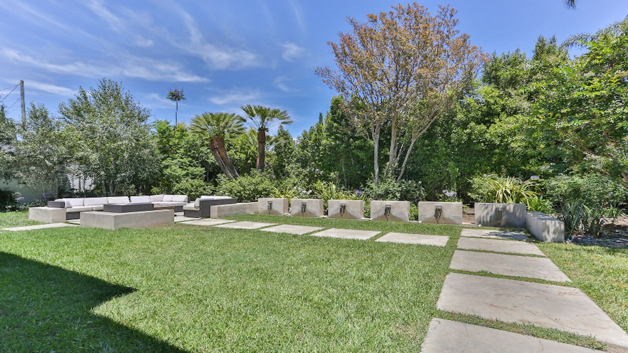 Photo of Outdoor in Sherman Oaks