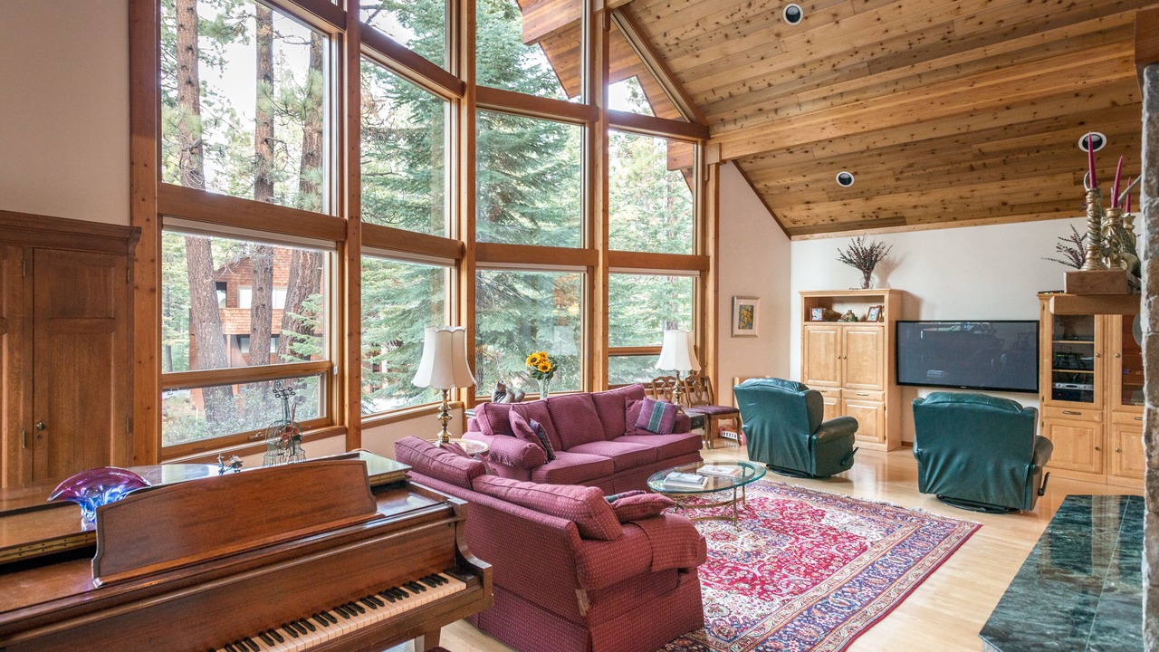 Photo of Livingroom in Truckee