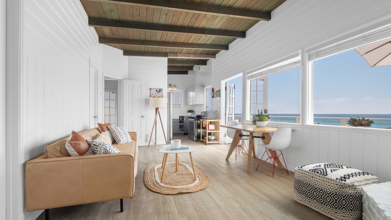 Photo of Livingroom in Central Malibu