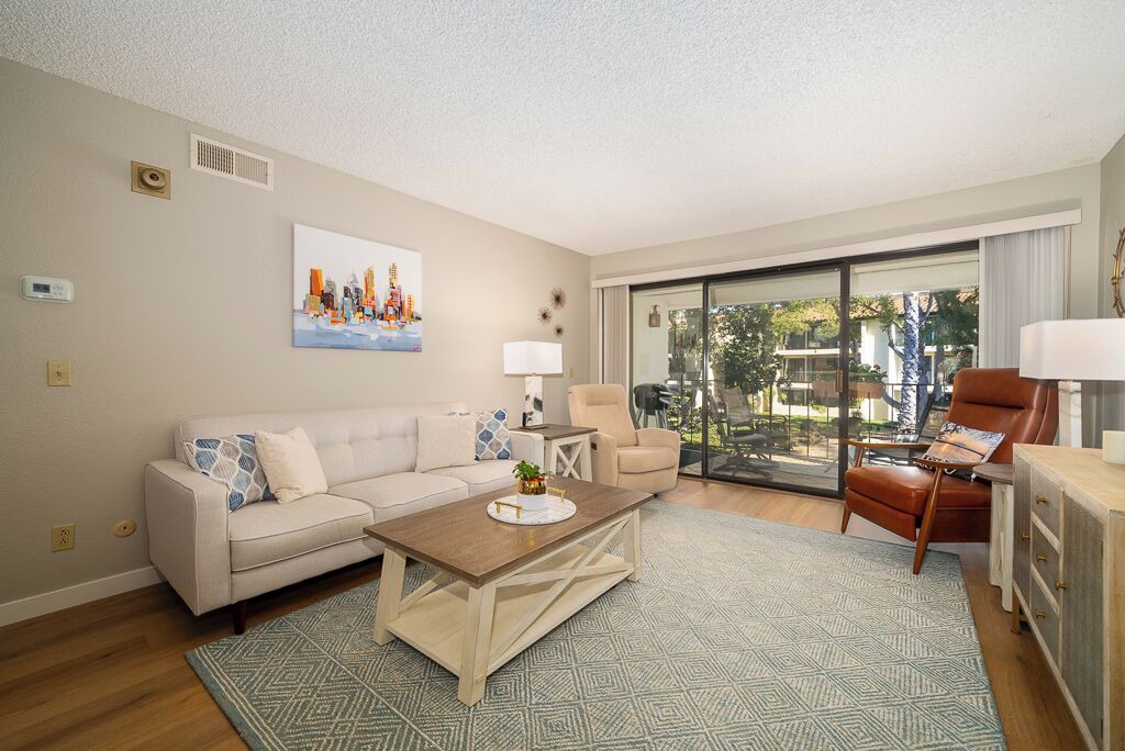Photo of Livingroom in Rancho Bernardo