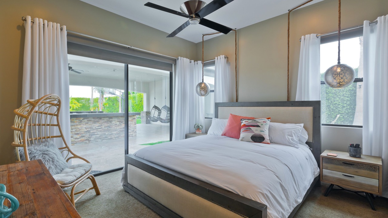 Photo of Bedroom in Racquet Club West