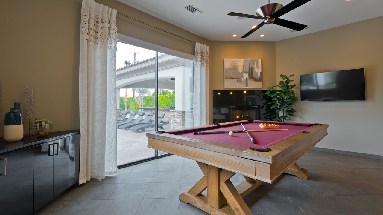 Photo of Bedroom in Racquet Club West