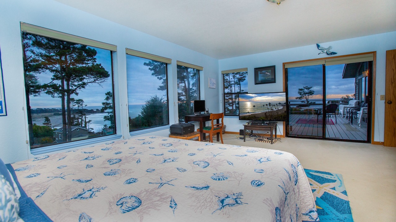 Photo of Bedroom in Gualala