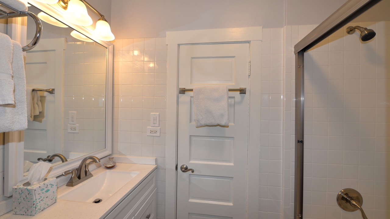 Photo of Bathroom in Avalon