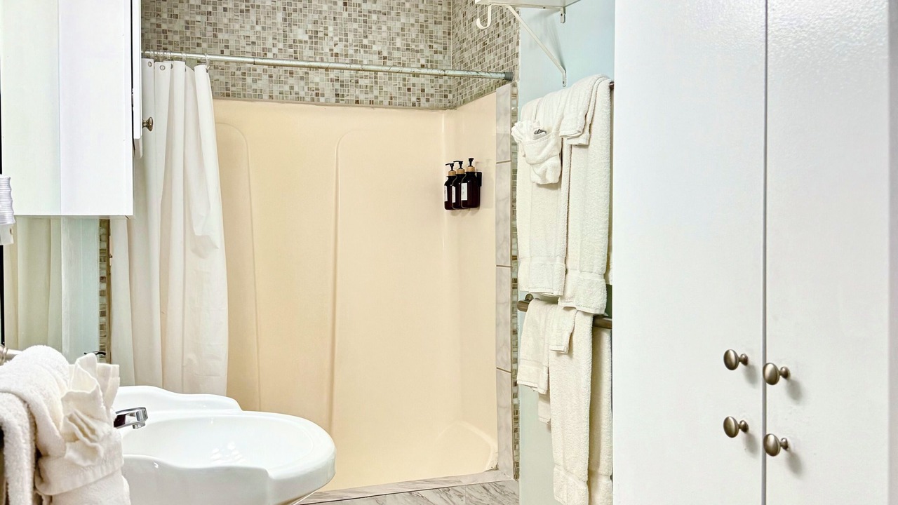 Photo of Bathroom in Avalon