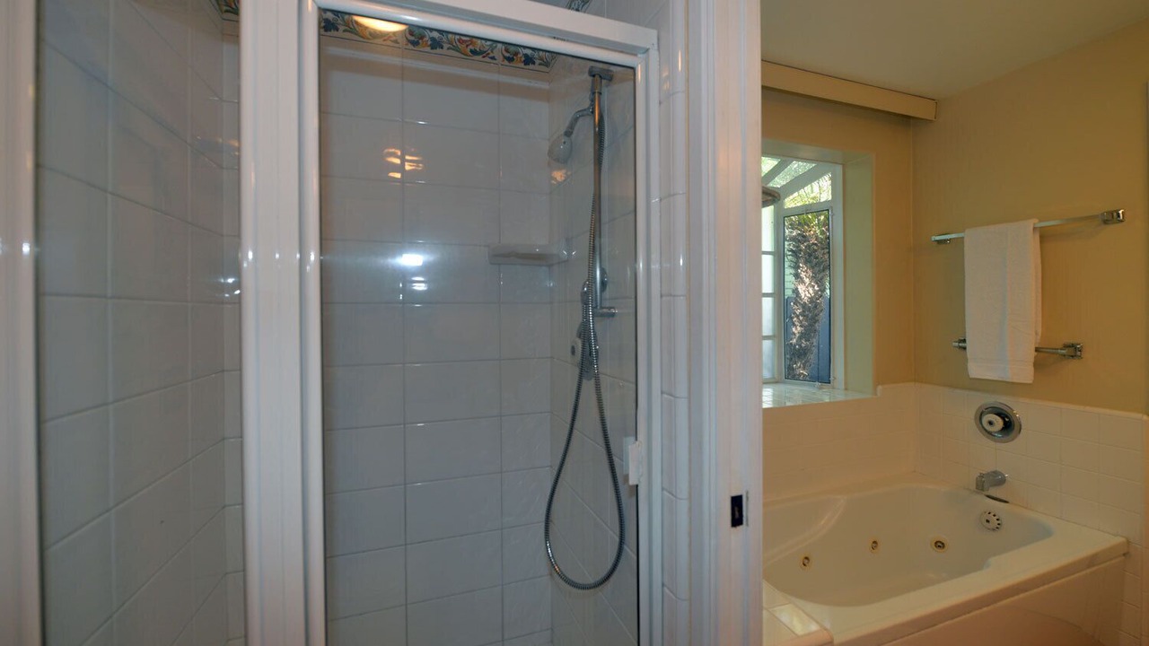 Photo of Bathroom in Avalon