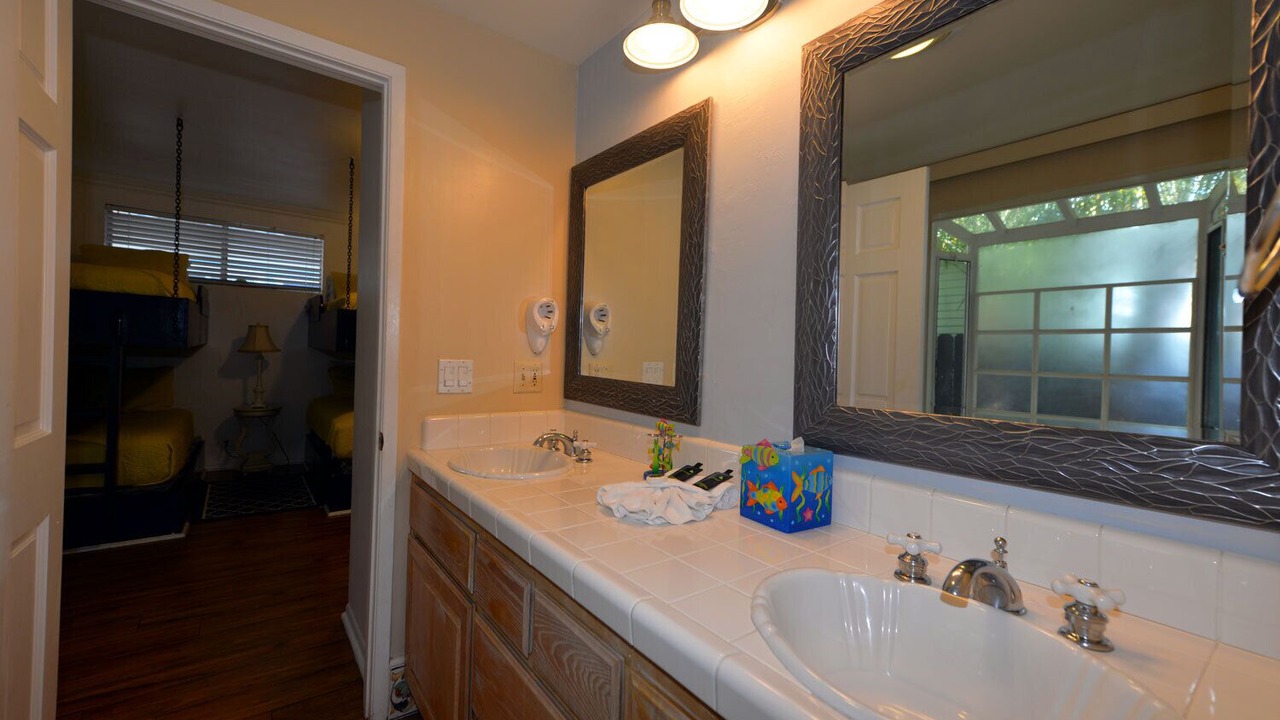 Photo of Bathroom in Avalon