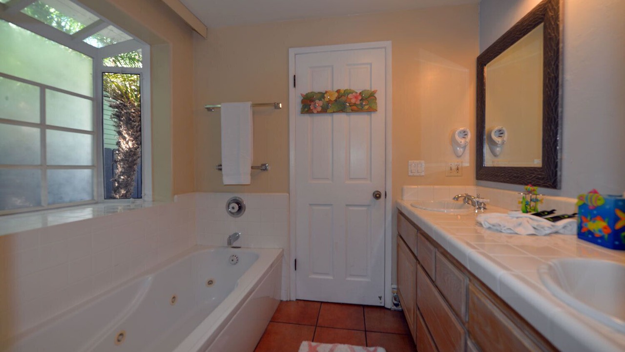 Photo of Bathroom in Avalon