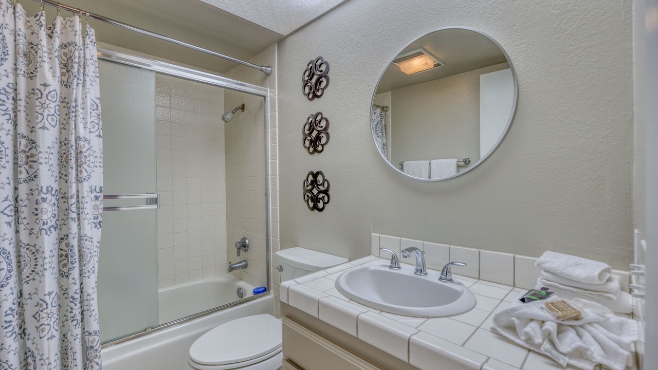 Photo of Bathroom in Avalon
