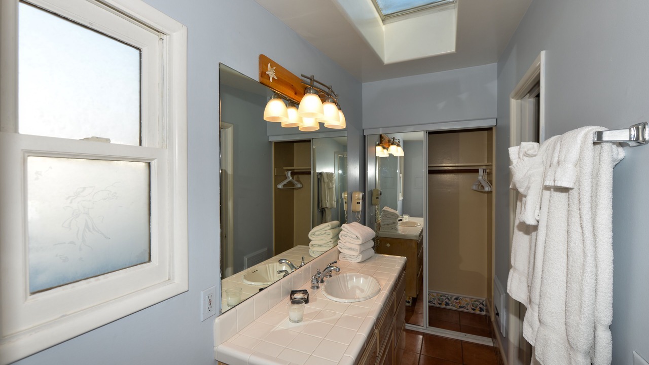 Photo of Bathroom in Avalon