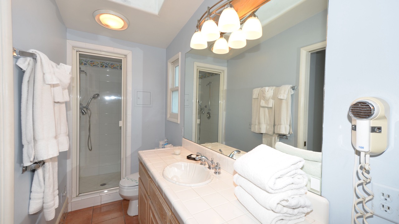 Photo of Bathroom in Avalon