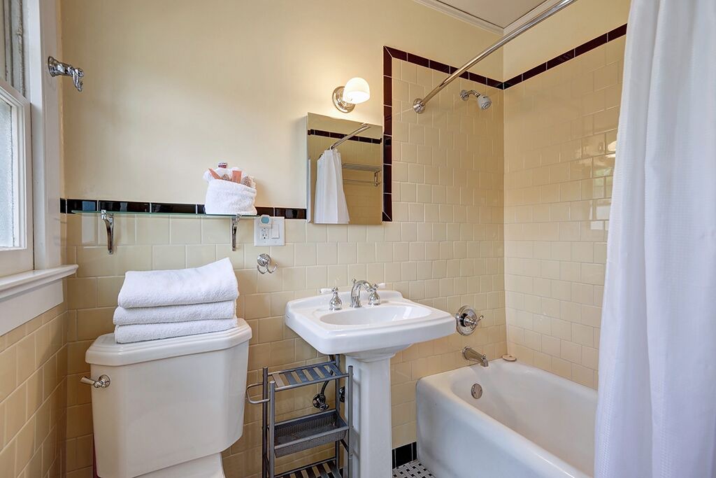 Photo of Bathroom in Avalon
