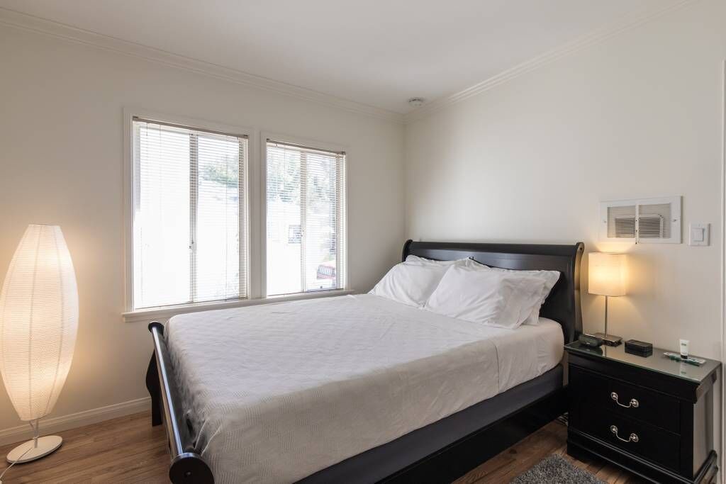 Photo of Bedroom in Burbank
