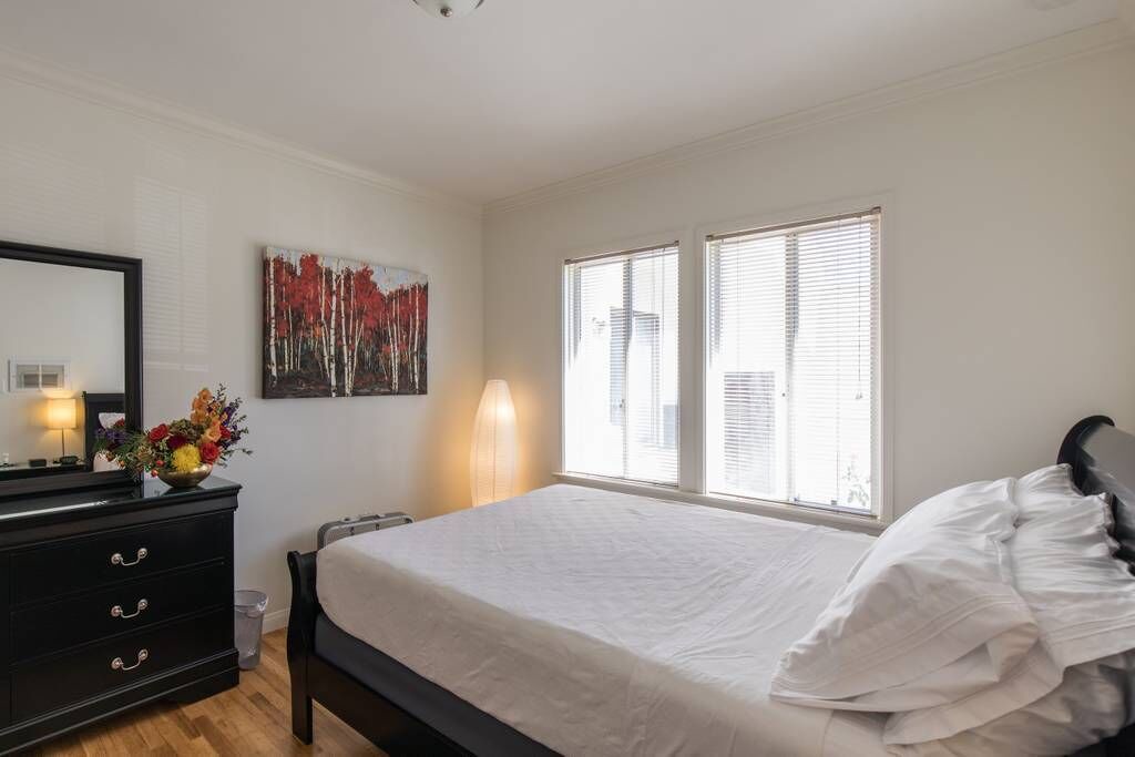 Photo of Bedroom in Burbank