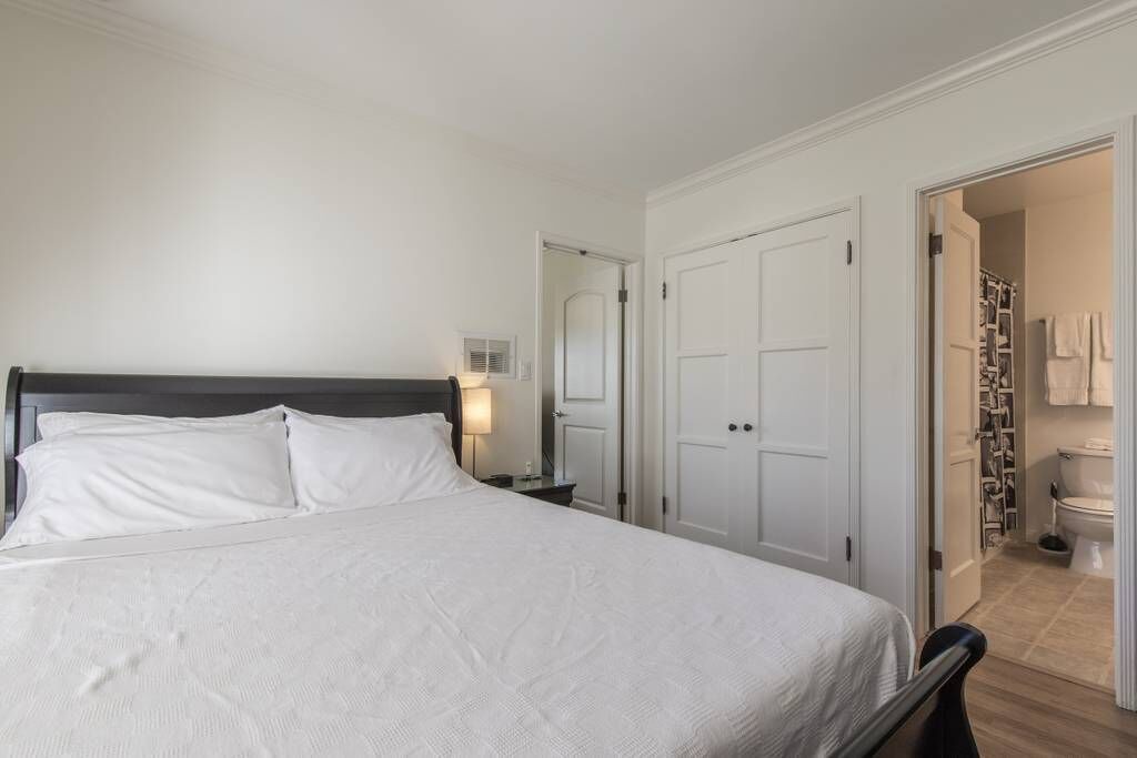 Photo of Bedroom in Burbank