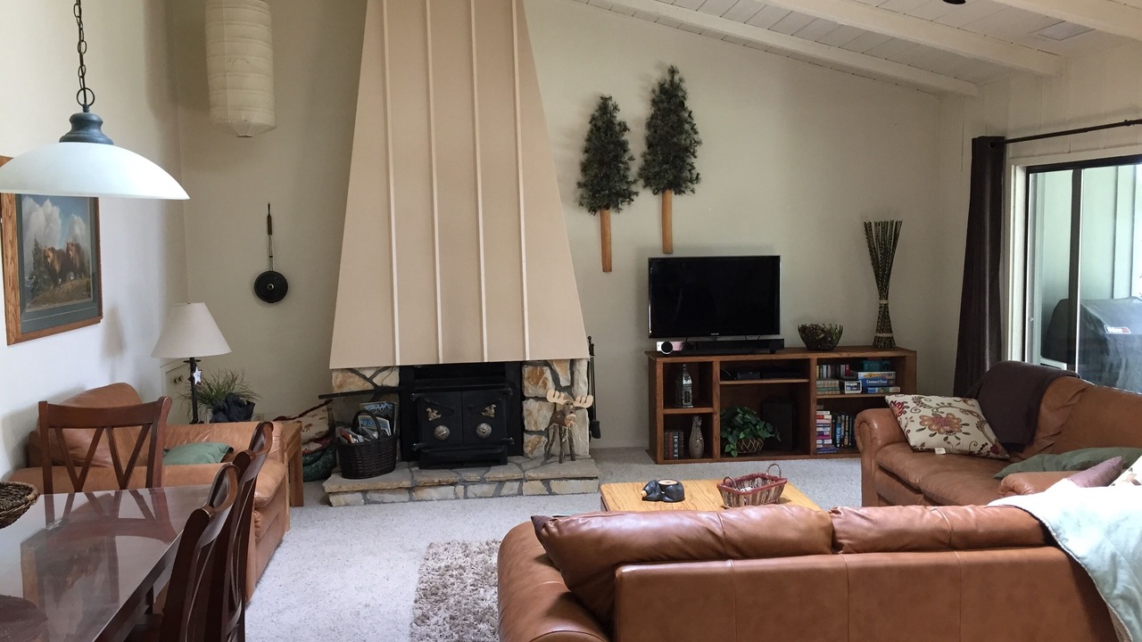 Photo of Livingroom in Tahoma