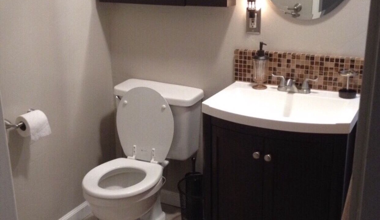 Photo of Bathroom in Kelseyville