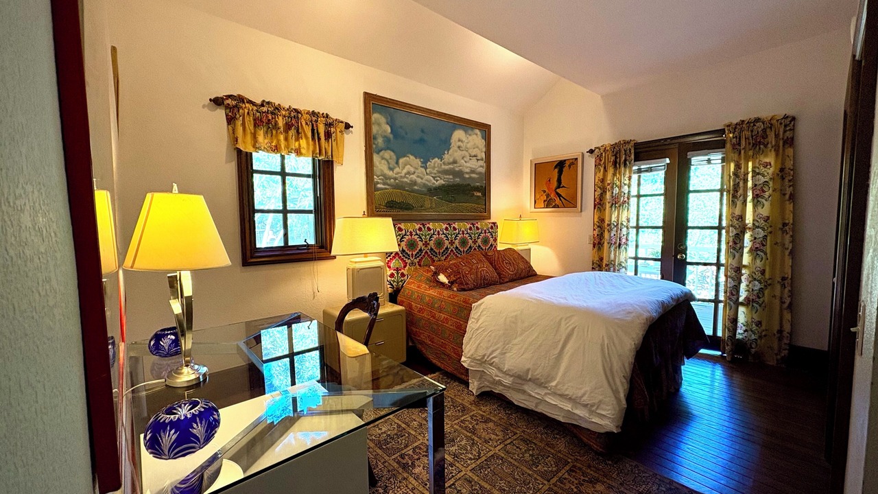 Photo of Bedroom in St. Helena