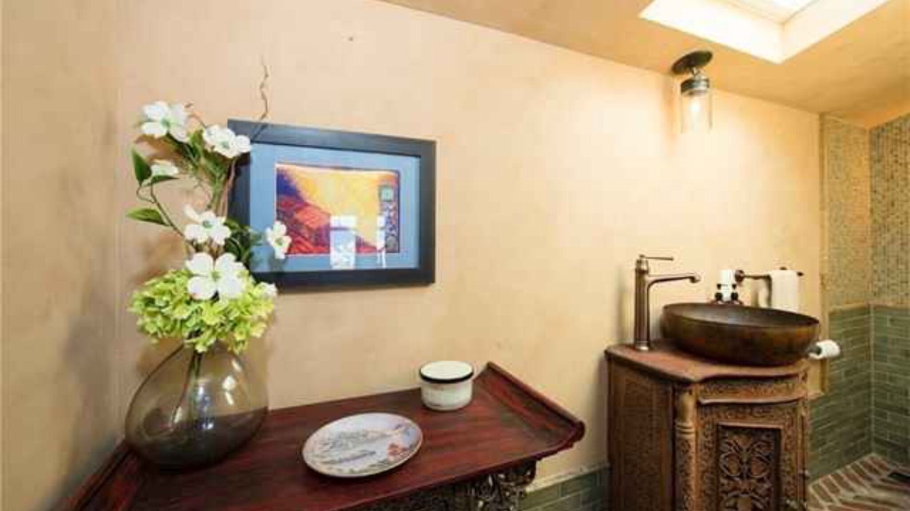 Photo of Bathroom in Avalon