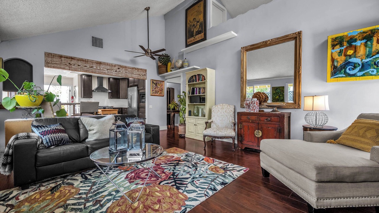 Photo of Livingroom in Burbank