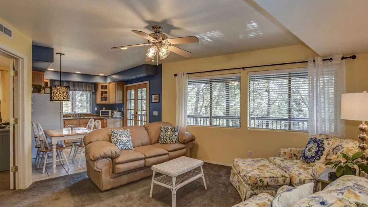 Photo of Livingroom in Groom Creek