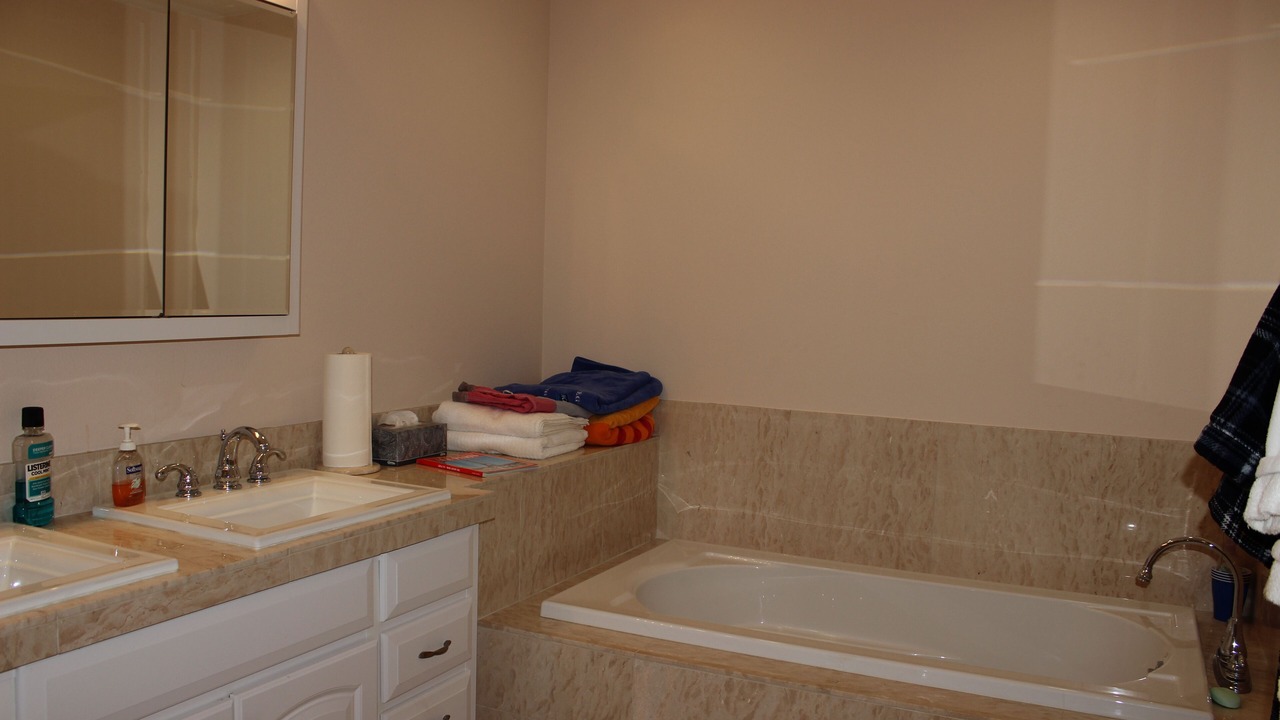 Photo of Bathroom in Araby