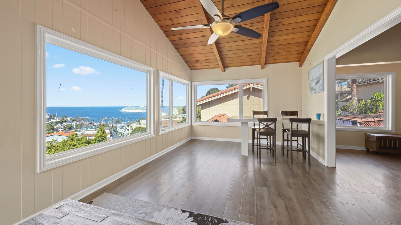 Photo of Bedroom in Avalon