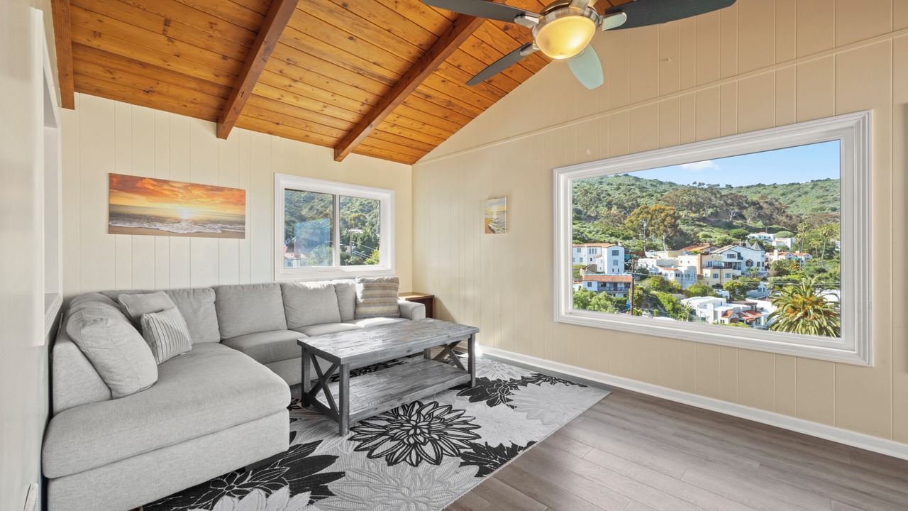 Photo of Bedroom in Avalon